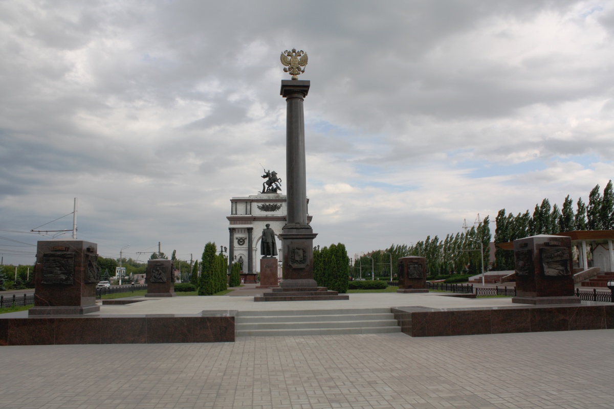 Kursk_Stela_City_of_Military_Glory.jpg